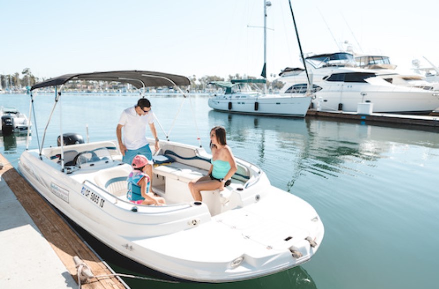 A Beginner’s Guide to Renting A Boat